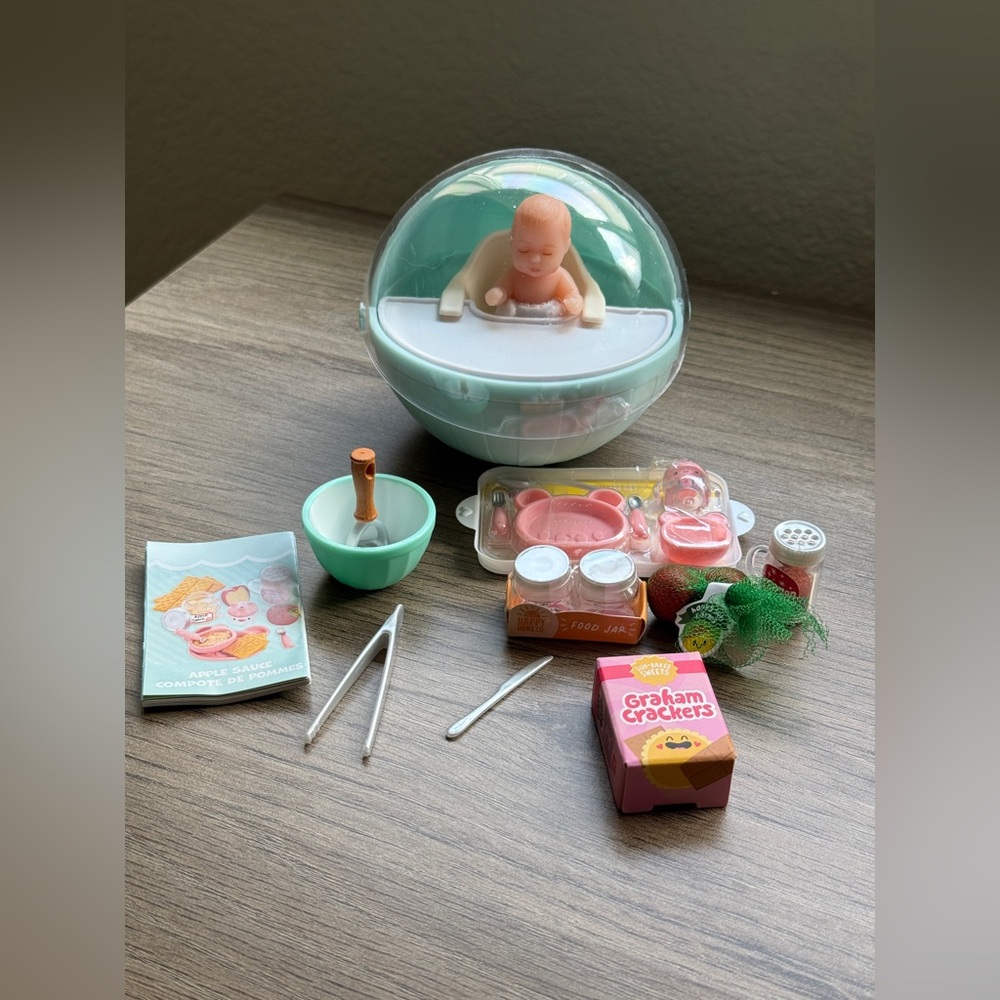 Like-New MiniVerse Make It Mini Baby Food Series 1 - Apple Sauce